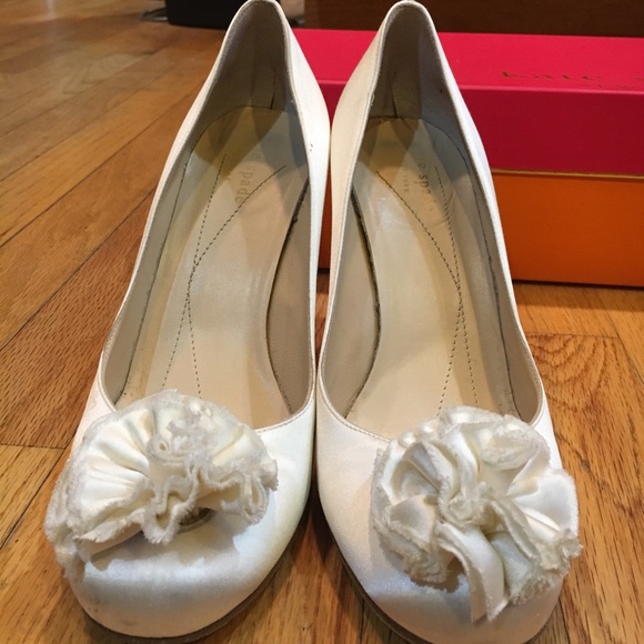 Kate Spade Kelli’s ivory/satin size 7.5 high heels - Picture 1 of 8